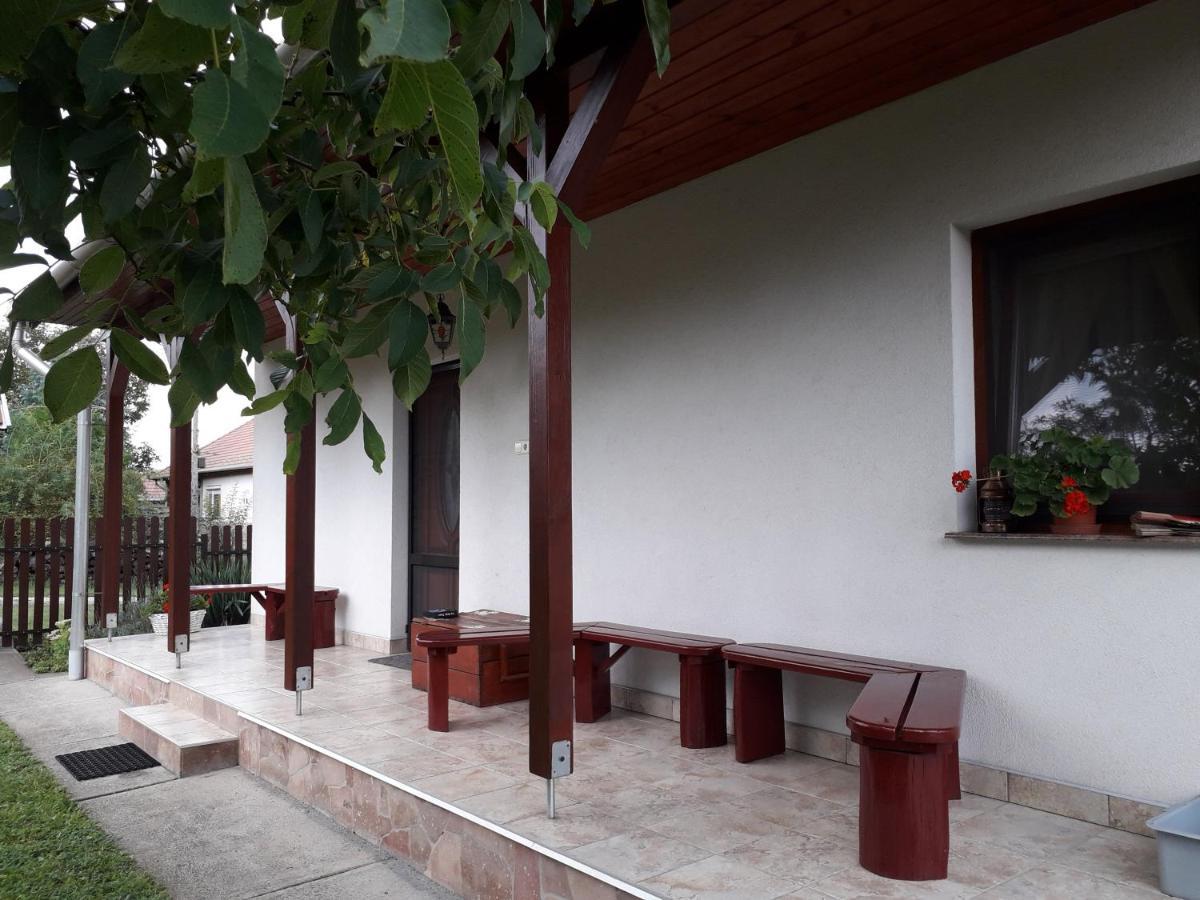 Matyas Apartman Tard 외부 사진