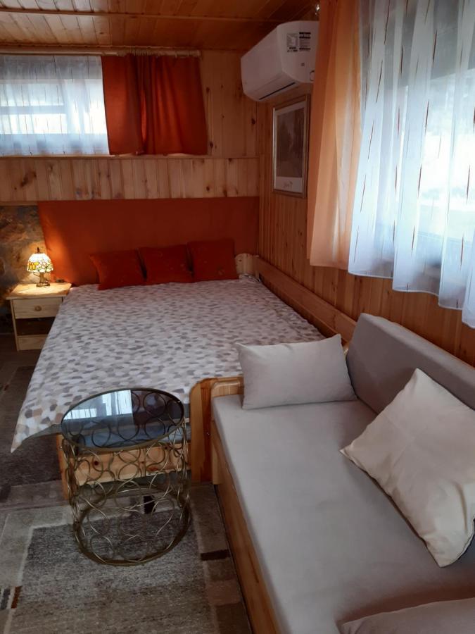 Matyas Apartman Tard 외부 사진