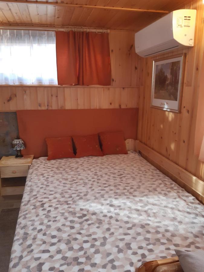 Matyas Apartman Tard 외부 사진